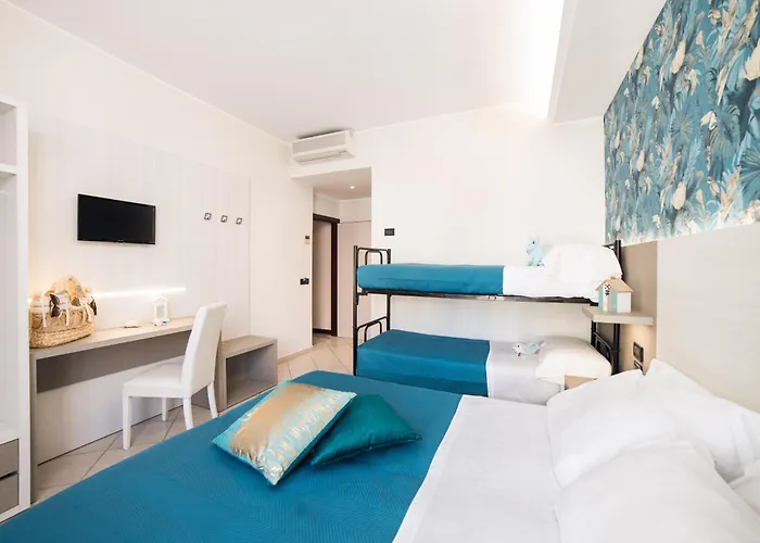 Viva - 20m From The & Large Breakfast 3*