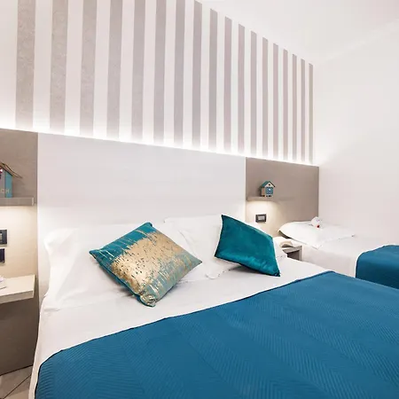 Viva - 20m From The & Large Breakfast 酒店 里米尼