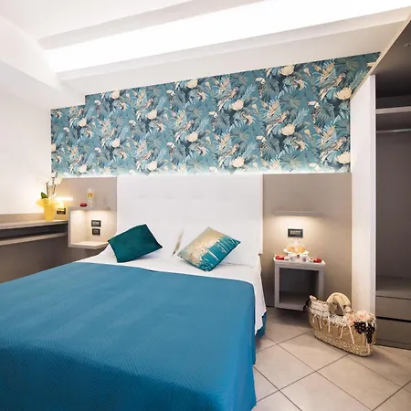 Viva - 20m From The & Large Breakfast 酒店 里米尼