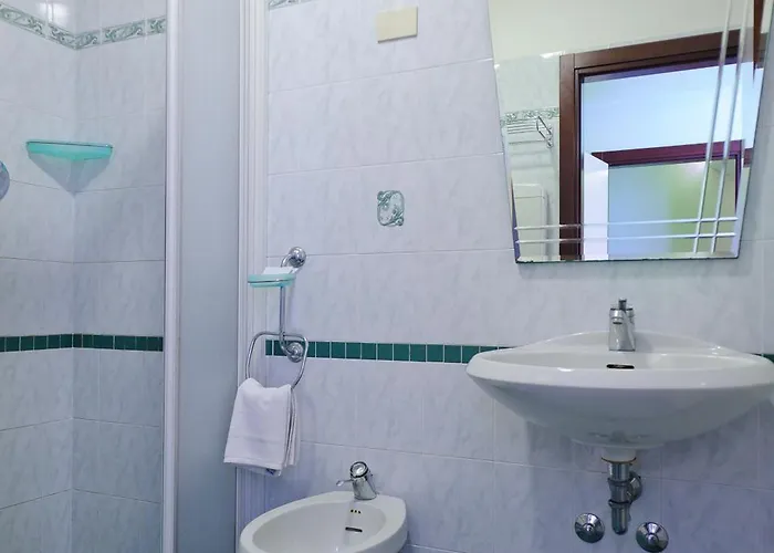 Otel Viva - 20m From The & Large Breakfast 3*