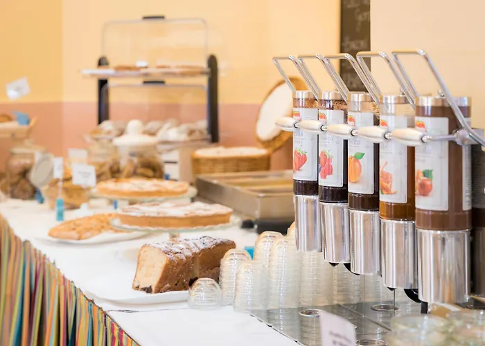 Viva - 20m From The & Large Breakfast