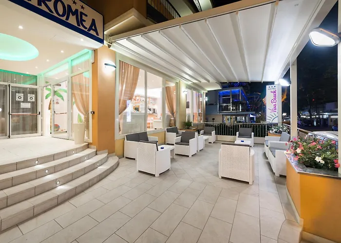 Viva - 20m From The & Large Breakfast Otel 3*