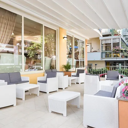 Ξενοδοχείο Viva - 20m From The & Large Breakfast 3*