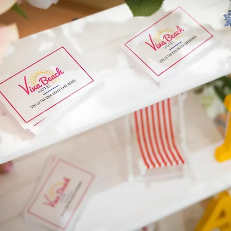 Viva - 20m From The & Large Breakfast